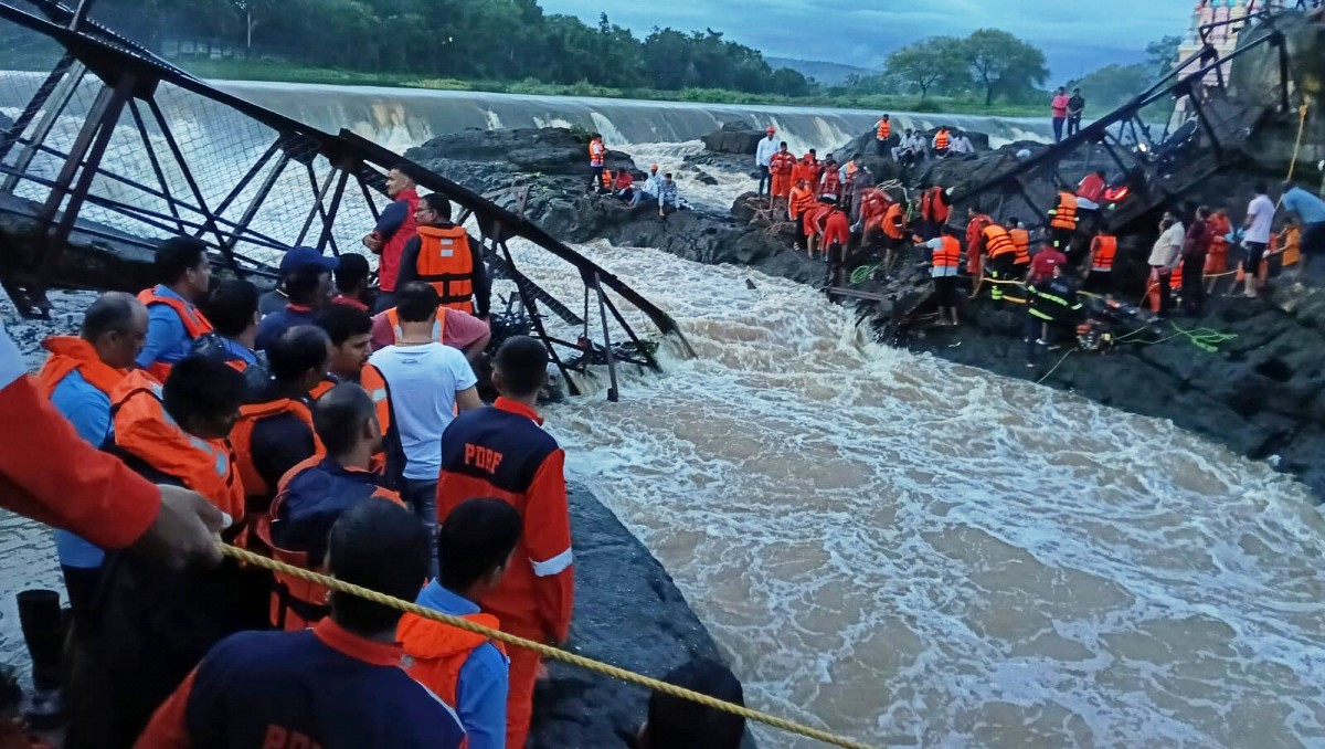 El puente se ubica en Maharashtra, una zona turística india. | AP