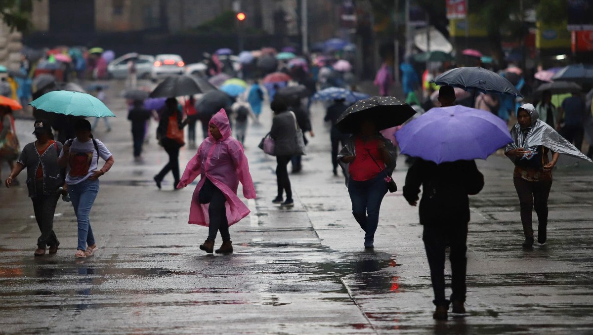 La onda tropical 3 dejará lluvias intensas este lunes en varias entidades. | Cuartoscuro