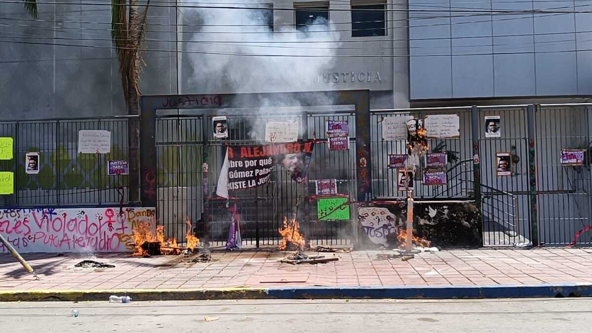 Protestas en Palacio de Justicia de Gómez Palacio. | Roberto Amaya