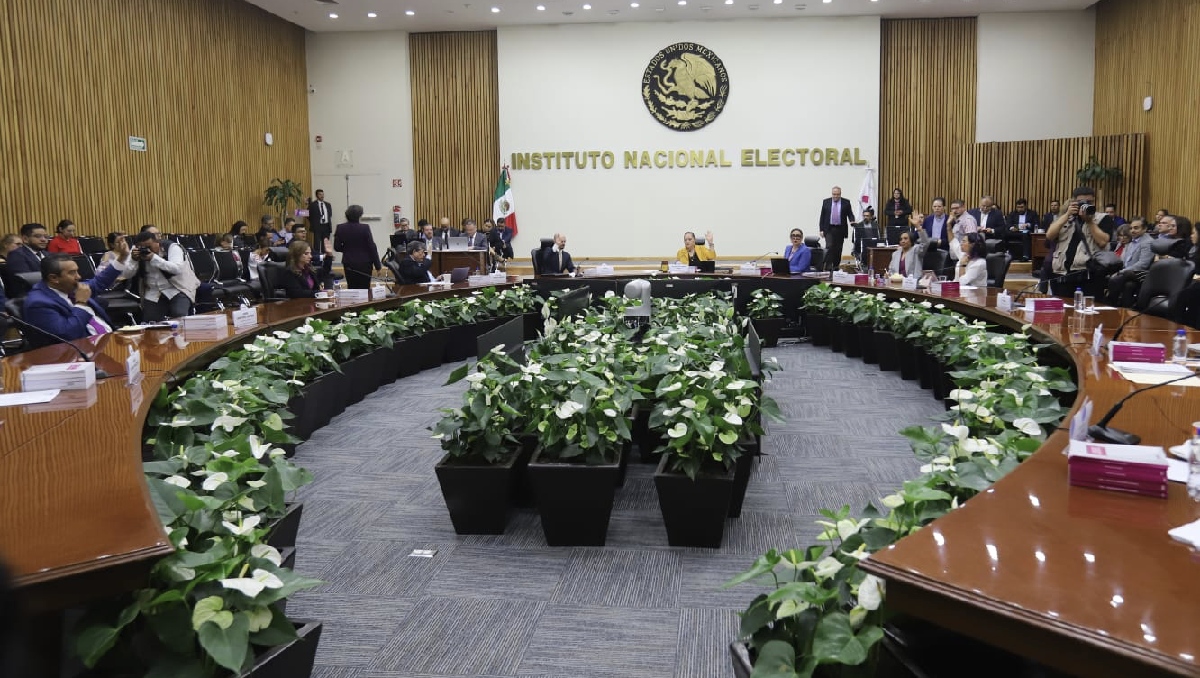 Sesión del INE durante la cual se votó la validez de las elecciones al TEPJF y el Tribunal de Disciplina. | Javier Ríos
