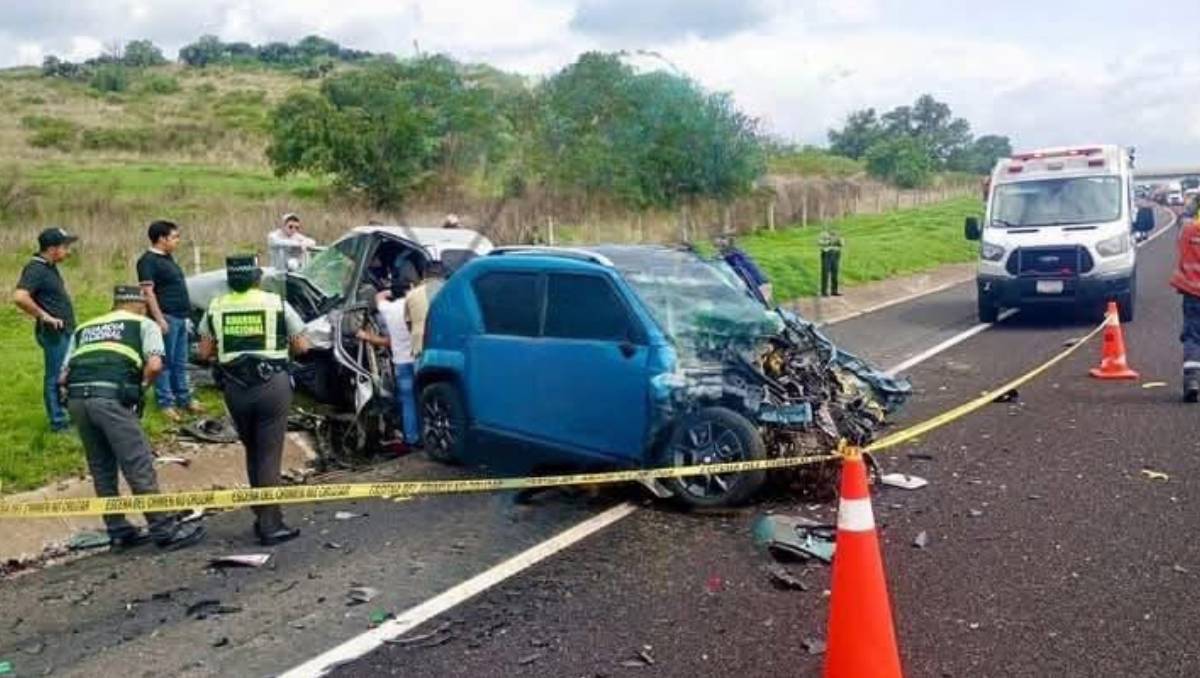 Accidente vehicular de este martes en Nopaltepec dejó tres personas lesionadas y una persona muerta. | Especial