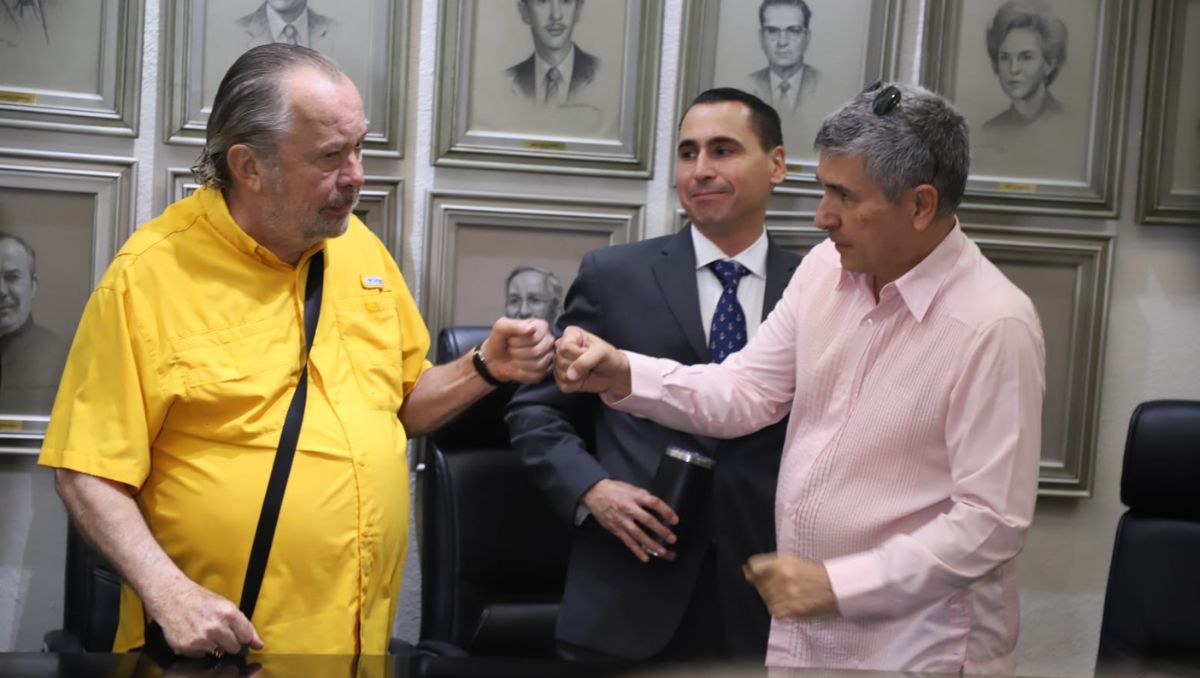 El alcalde Mauricio Fernández oficializó la llegada de Gabriel Todd el lunes pasado. Luis Guerra