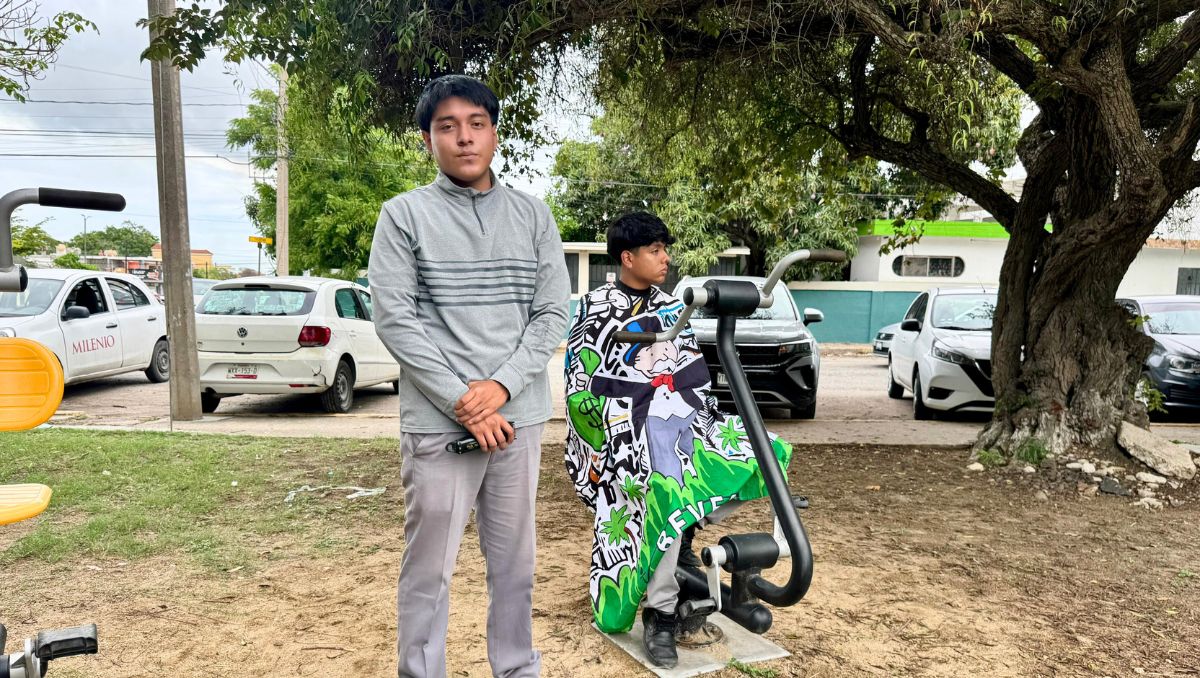A sus 16 años Camilo ha elegido el camino para ser barbero. (Mario Juárez)
