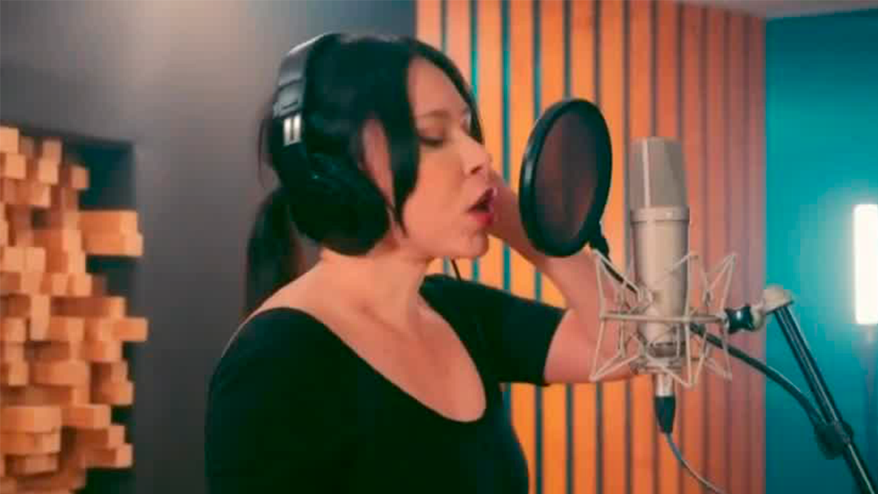 Denisse Guerrero lanzará "Honestamente", su nuevo sencillo en su faceta de solista