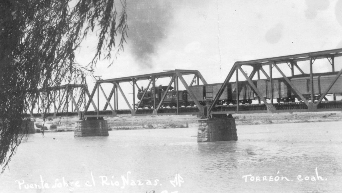 Puente plateado, fotografía resguardada por el Archivo Municipal de Torreón. | Especial