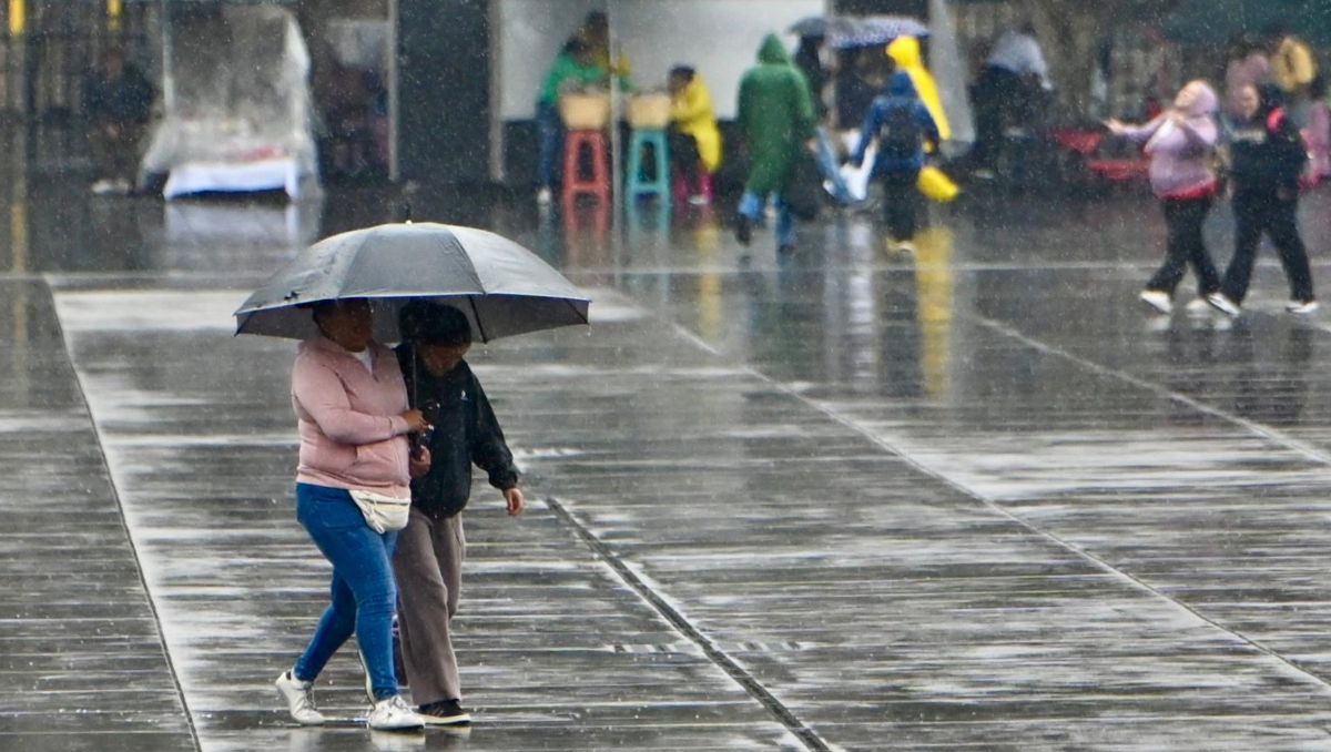 Suspenden clases en más de 70 municipios de Puebla por huracán Erick | EsImagen