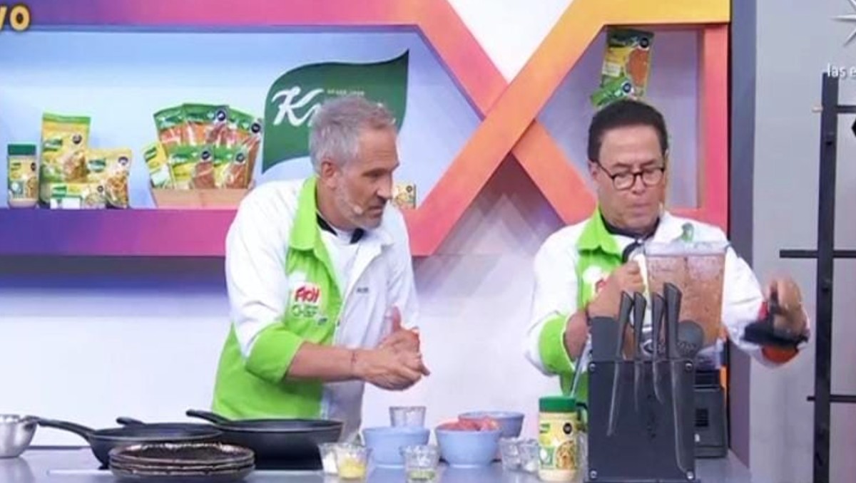 Arath de la Torre sufre accidente en 'Hoy' tras cocinar un platillo. | Programa Hoy