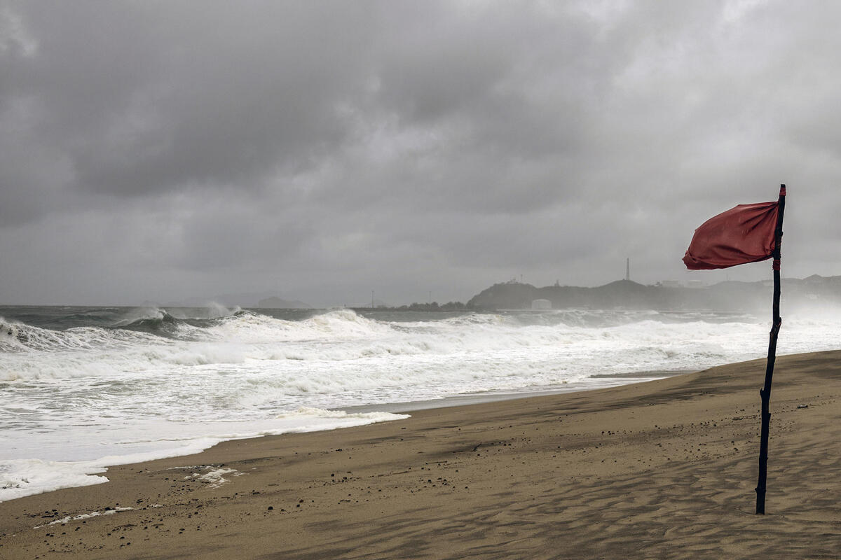 La tormenta tropical Ivo, el noveno ciclón de la temporada, avanza en paralelo a las costas de los estados de Michoacán y Colima. | EFE