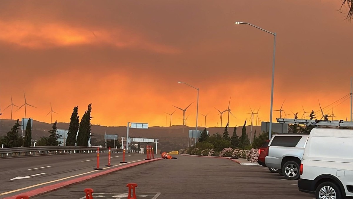 Existe una gran concentración de humo entre los municipios de Mexicali y Tecate | X