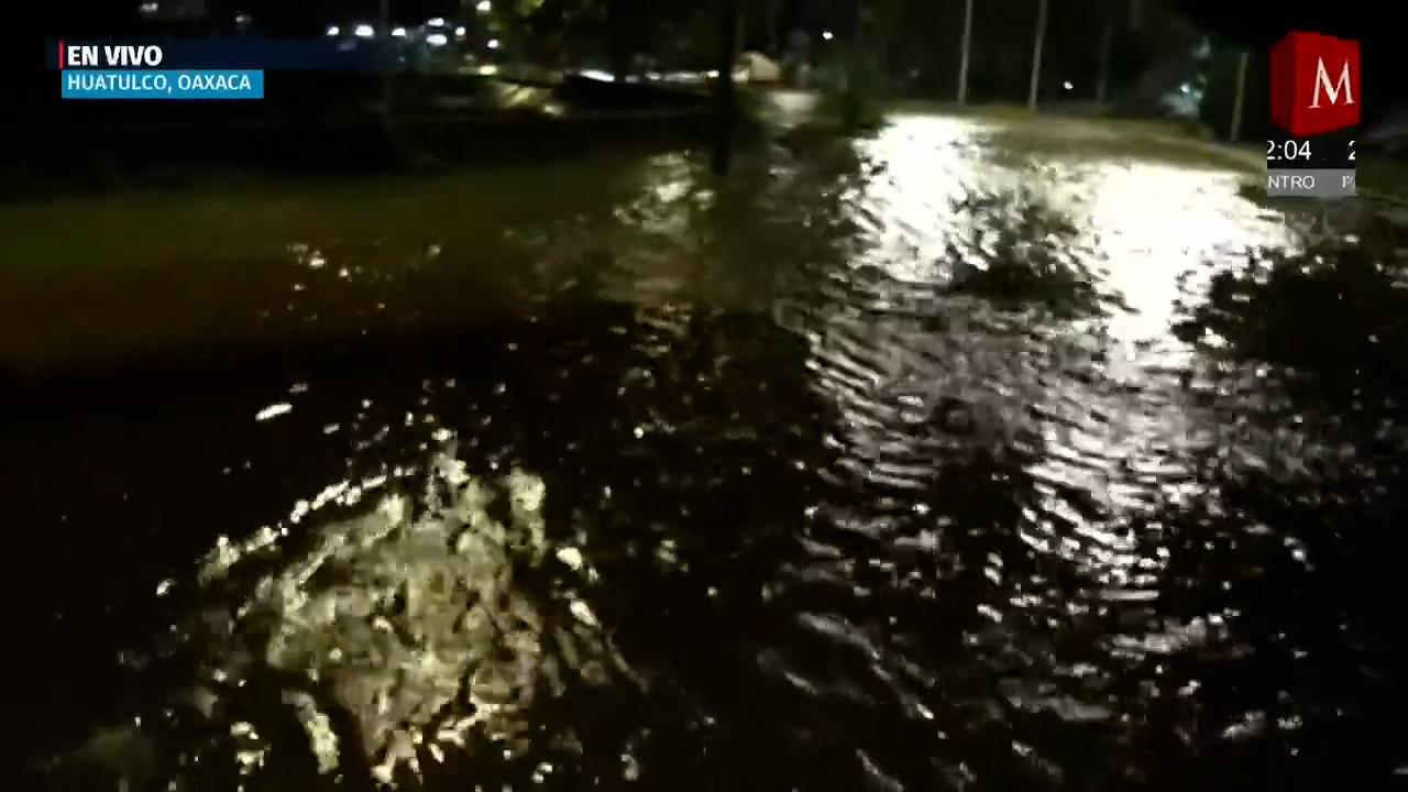 Huracán 'Erick' provoca estragos en Huatulco fuertes inundaciones reportadas