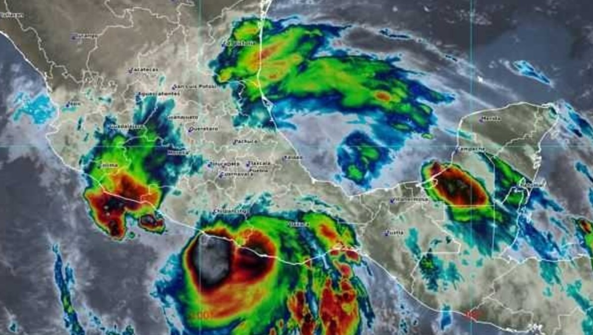 El huracán 'Erick' llego al territorio mexicano como un categoría 3, pero llego a ser 4 de acuerdo con informes oficiales de Conagua | Especial