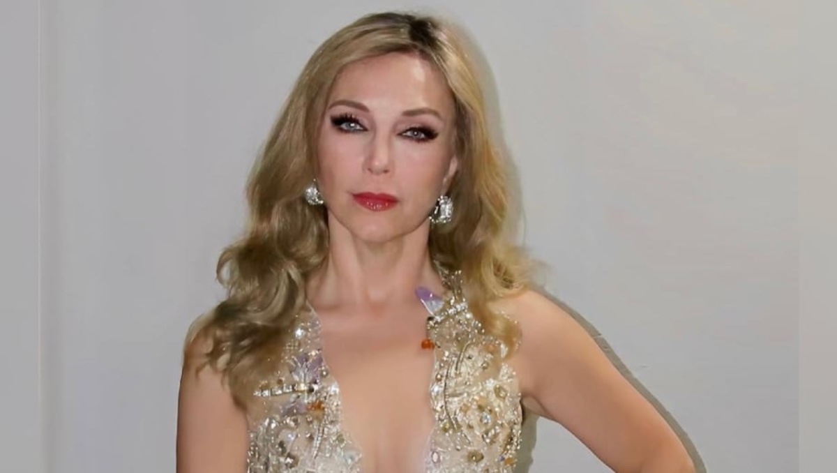 Laura Flores impacta al lucir en bikini tras ruptura con Lalo Salazar  | ESPECIAL