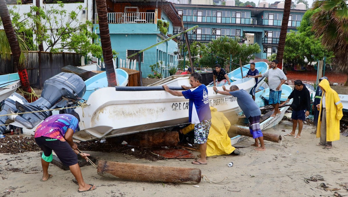 Así luce Puerto Escondido tras el impacto del huracán 'Erick' | Foto: Cuartoscuro