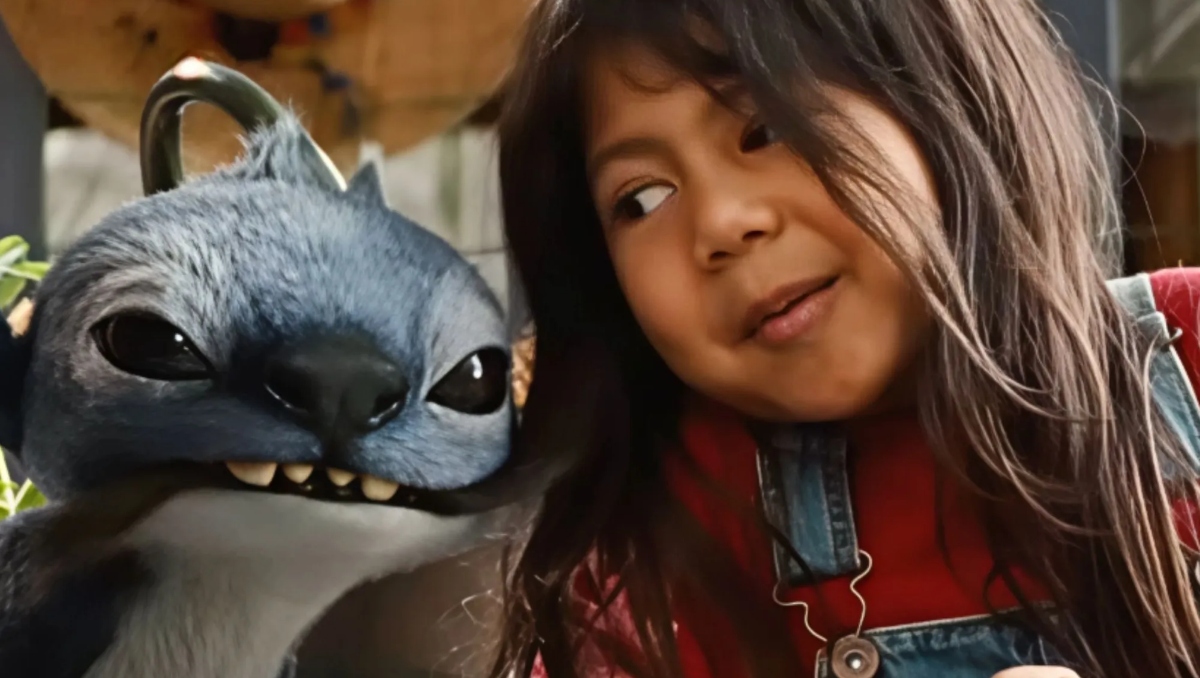 Mamá demanda a cine por tráilers de terror antes de Lilo y Stitch