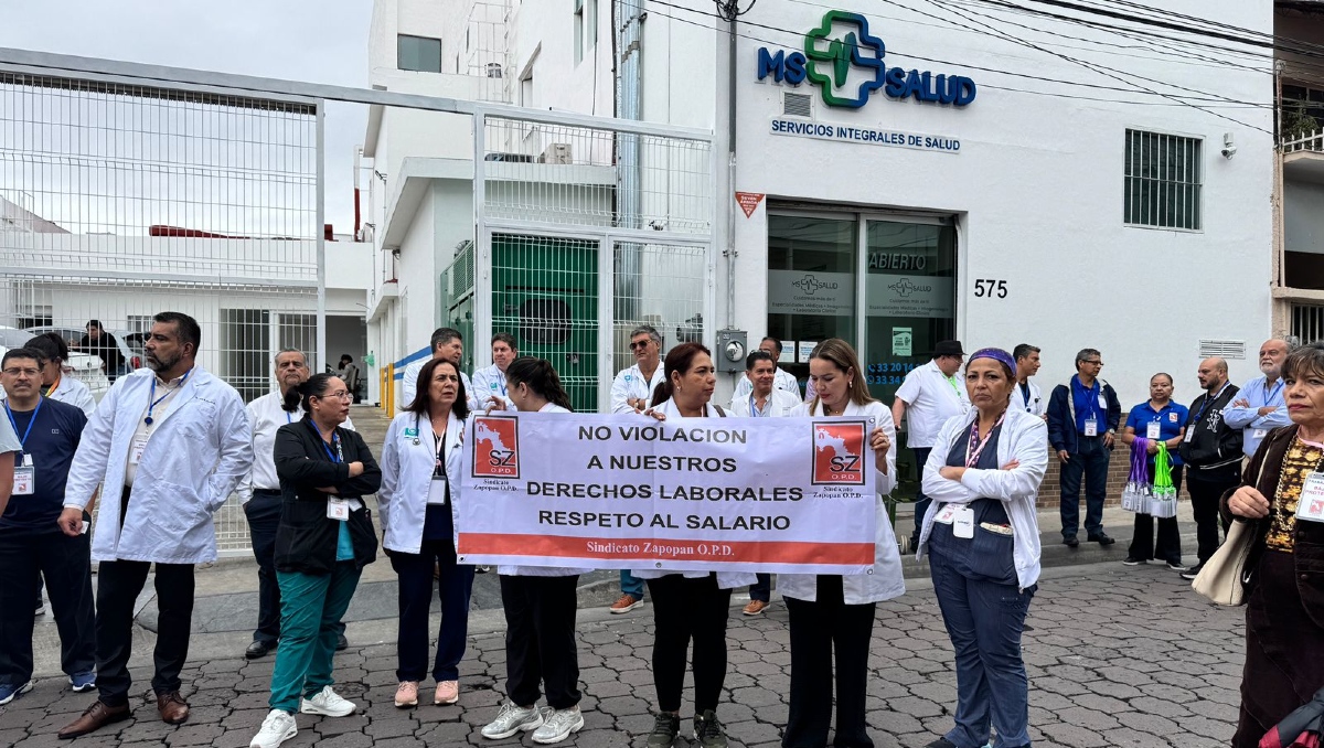 Médicos y personal administrativo del hospitalito se manifestó (Foto: Usi Toledo)