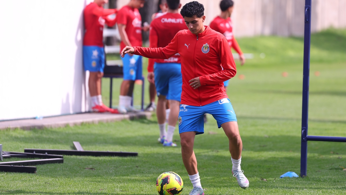 Richard Ledezma recibió su primer convocatoria con el Guadalajara (Foto: Cortesía Chivas)