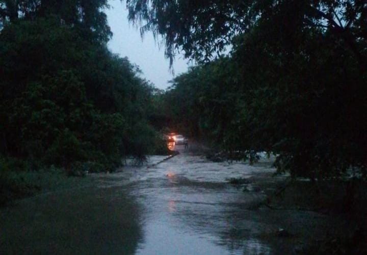 Bomberos de Huejutla atienden en la huasteca veracruzana.