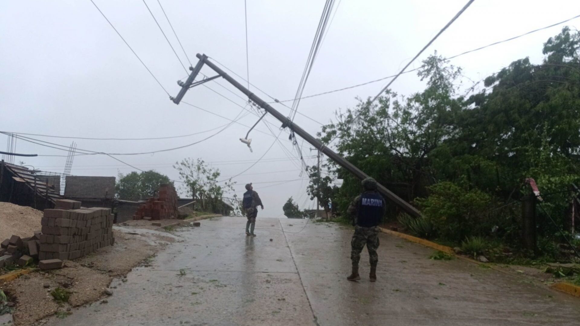 Erick' afectó el servicio eléctrico de más de 276 mil usuarios