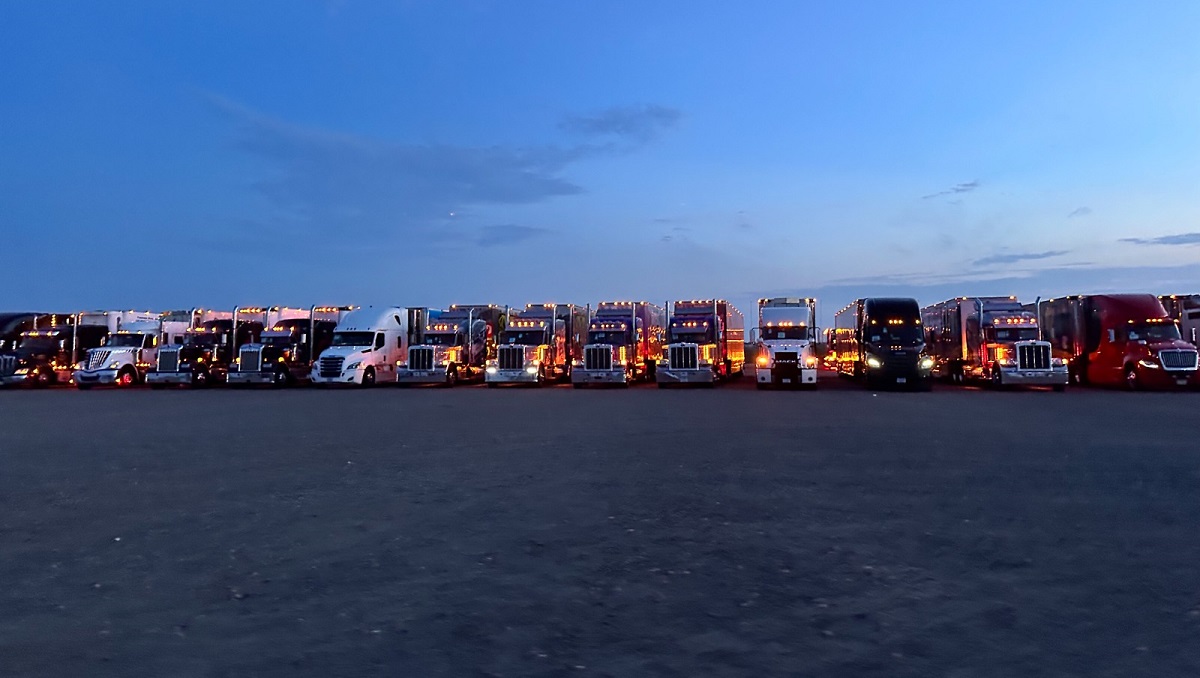 Los estudiantes del Tec de Monterrey en Torreón ejecutaron el proceso aduanal de más de 100 haulers. (cortesía)