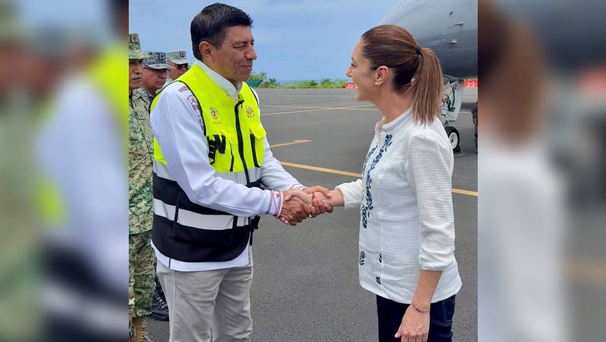Sheinbaum llega a Oaxaca tras paso de huracán 'Erick'
