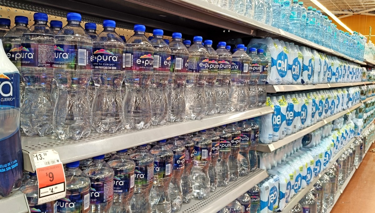 En La Laguna, no hay reportes de sobredemanda de agua embotellada. (Roberto Amaya)