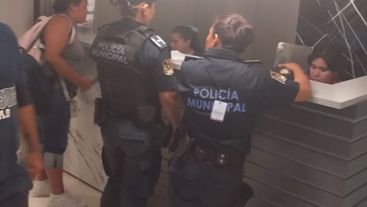 Los oficiales actuaron de inmediato aplicando maniobras de emergencia | Foto: Víctor González Garza