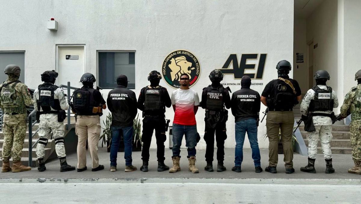Una de las personas detenidas fue identificada como José 'N' de 22 años. | Especial.