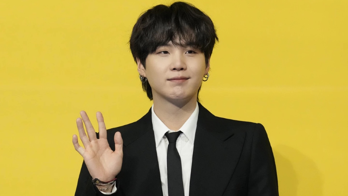 Suga, de BTS, termina su servicio militar en Corea del Sur | AP