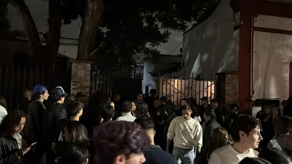 Los asistentes comenzaron a presentar síntomas como mareos, náuseas y pérdida de equilibrio. | Foto: Enrique Luna