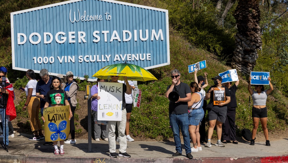 Los Dodgers apoyarán a familias afectadas por redadas migratorias (Reuters))