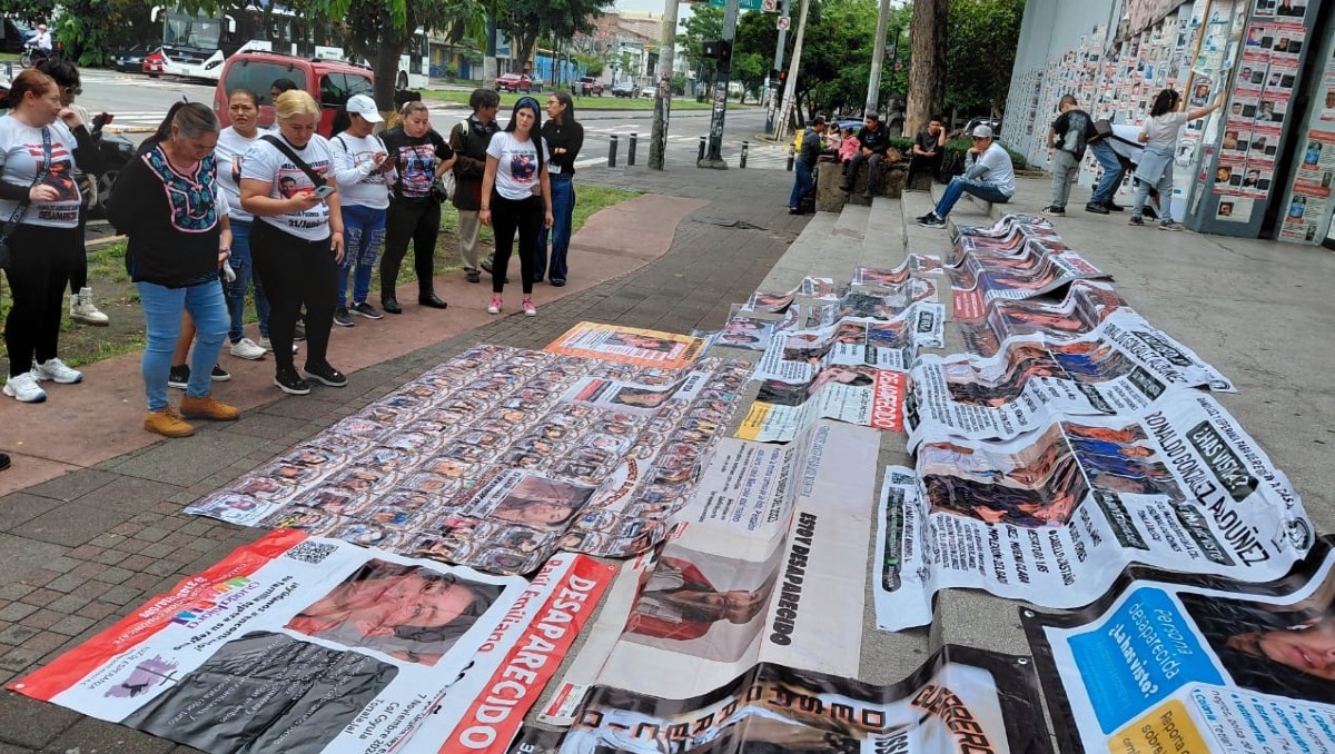Se realizó la manifestación afuera de Fiscalía Especial en Personas Desaparecidas de Jalisco (Josefina Ruiz)