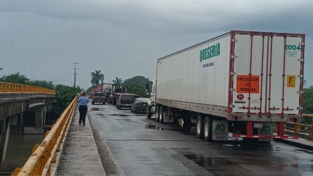 Cierran la carretera Tampico-Valles. (Jesús Alberto García)