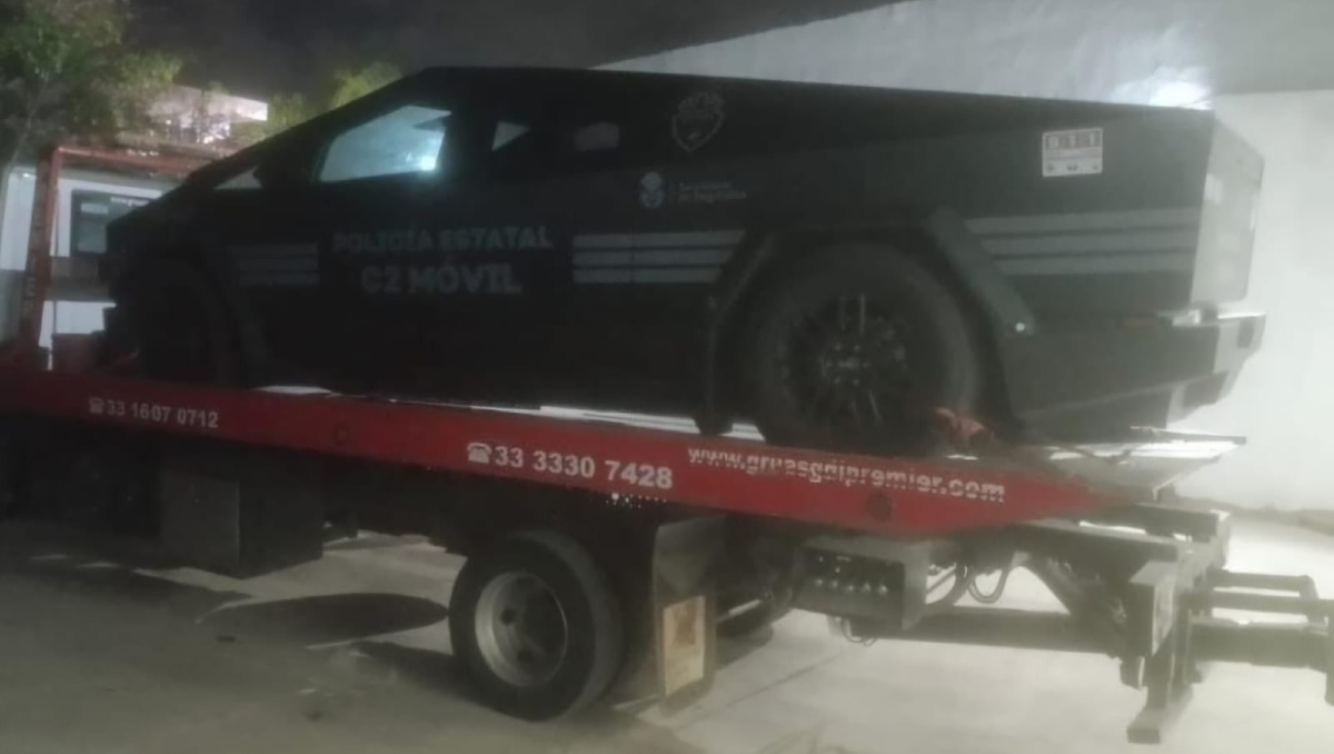La cyber patrulla debió ser trasladada por una grúa luego del percance (Foto: Cortesía)