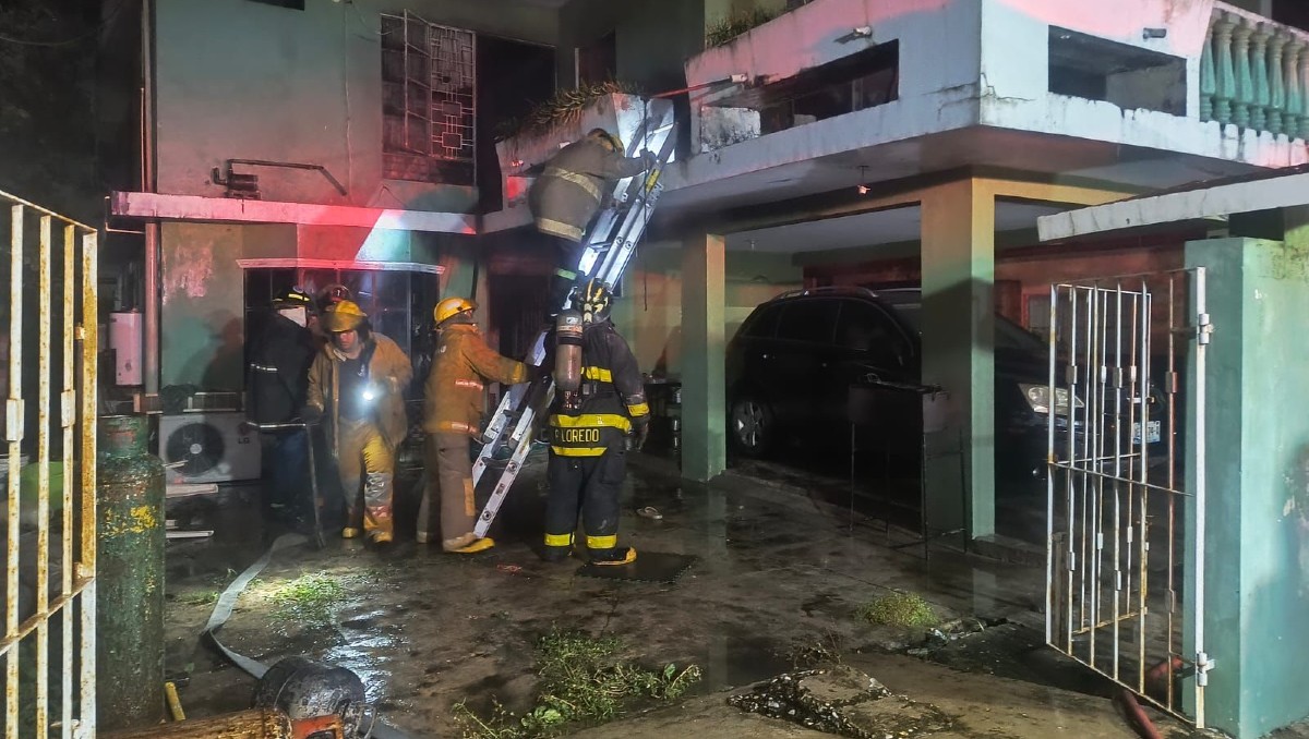 Se incendia vivienda en Ciudad Madero. (Mario Juárez)