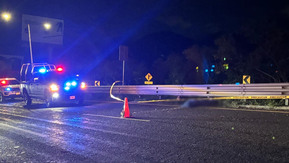 El accidente de moto movilizó a corporaciones de auxilio en Santiago,Nuevo León | Foto: Especial