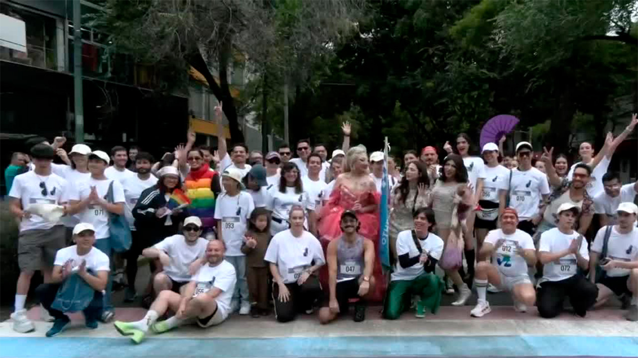 En CdMx, realizan 'Cuarta Carrera en Tacones' para recaudar fondos para la comunidad LGBT+