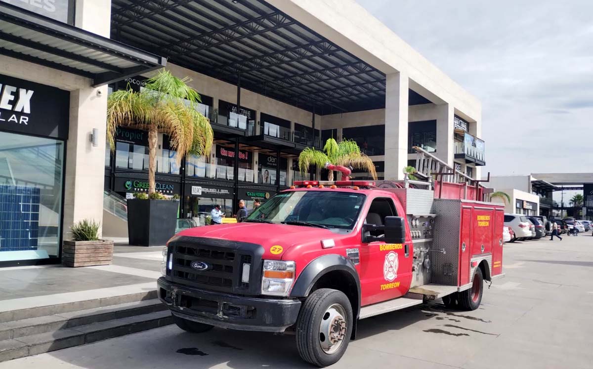Incendio en local de centro comercial. l Especial