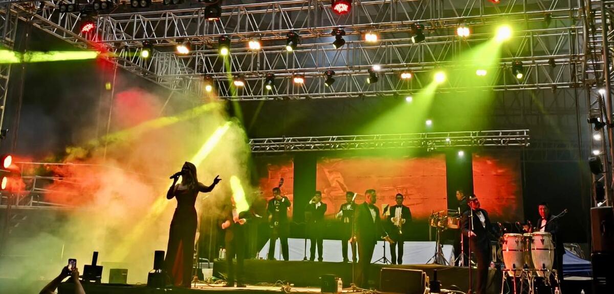 La Sonora Santanera con María Fernanda protagonizó una noche llena de ritmo en Irapuato