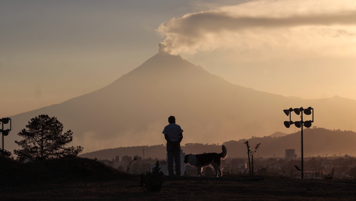 Alpinistas siguen desafiando al Popocatépetl pese a accidentes fatales | EsImagen