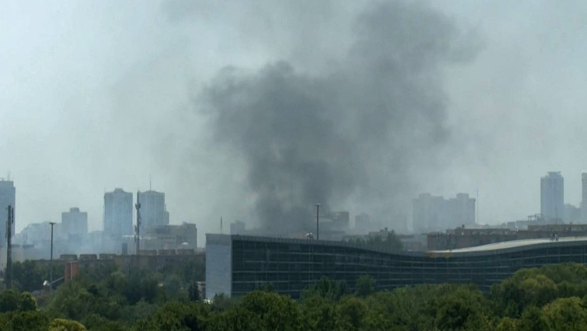 Columna de humo tras ataque de Israel a Teherán | Foto: AFP