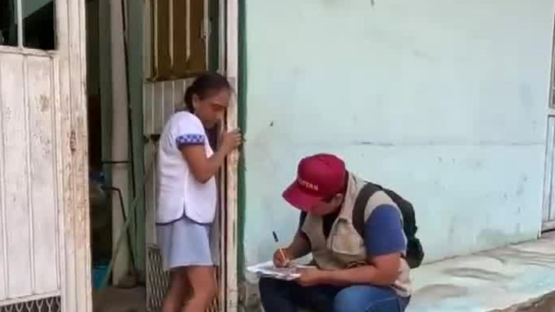 Continúa censo de viviendas afectadas en Juchitán por el huracán 'Erick'