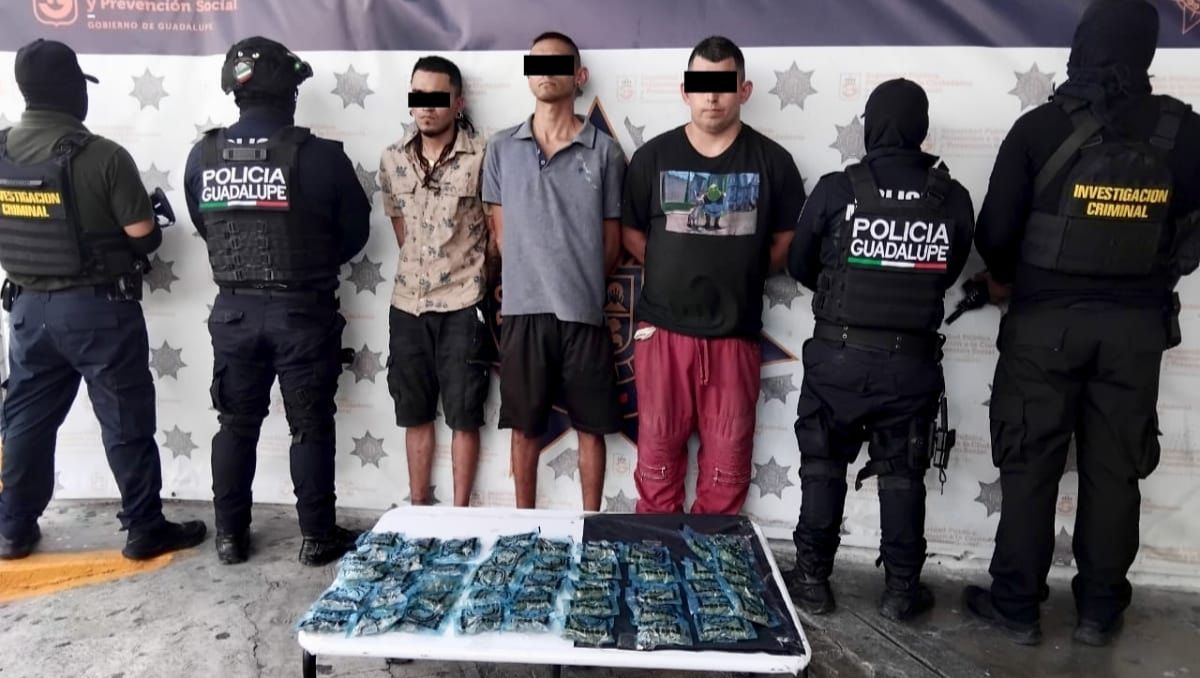 Los detenidos fueron identificados como Ángel "N", de 34 años, Juan "N", de 30 años, y Jaime "N", de 26 años. | Especial.
