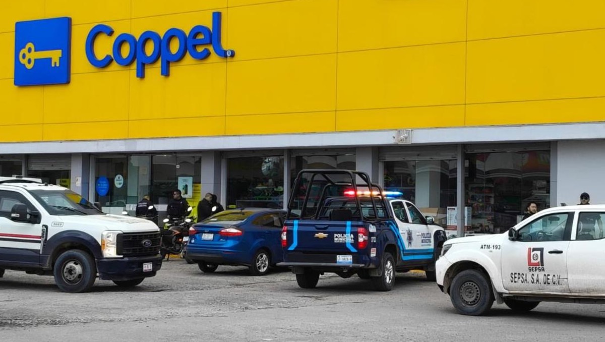 La plaza comercial La Joya, donde ocurrió el atraco está a un costado de la carretera Silao-Irapuato, cerca del cruce que lleva a San Felipe.