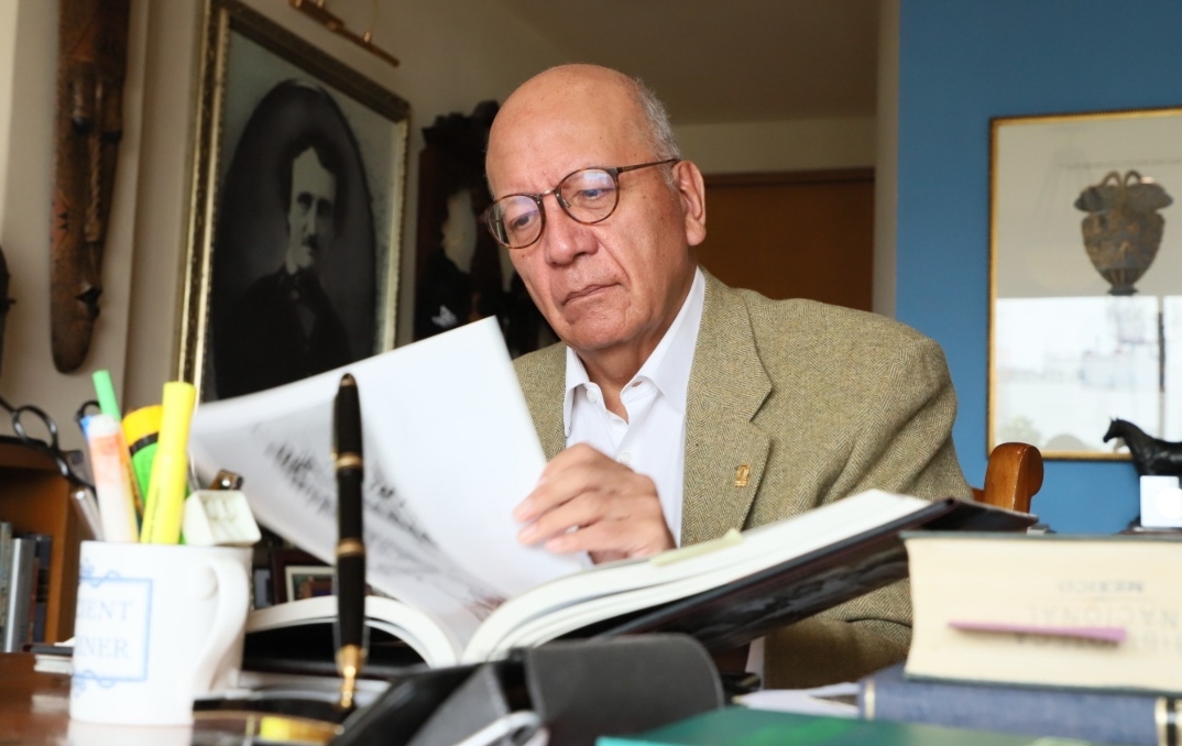 Vicente Quirarte: "quiero ser reconocido, recordado como un poeta"- Grupo Milenio