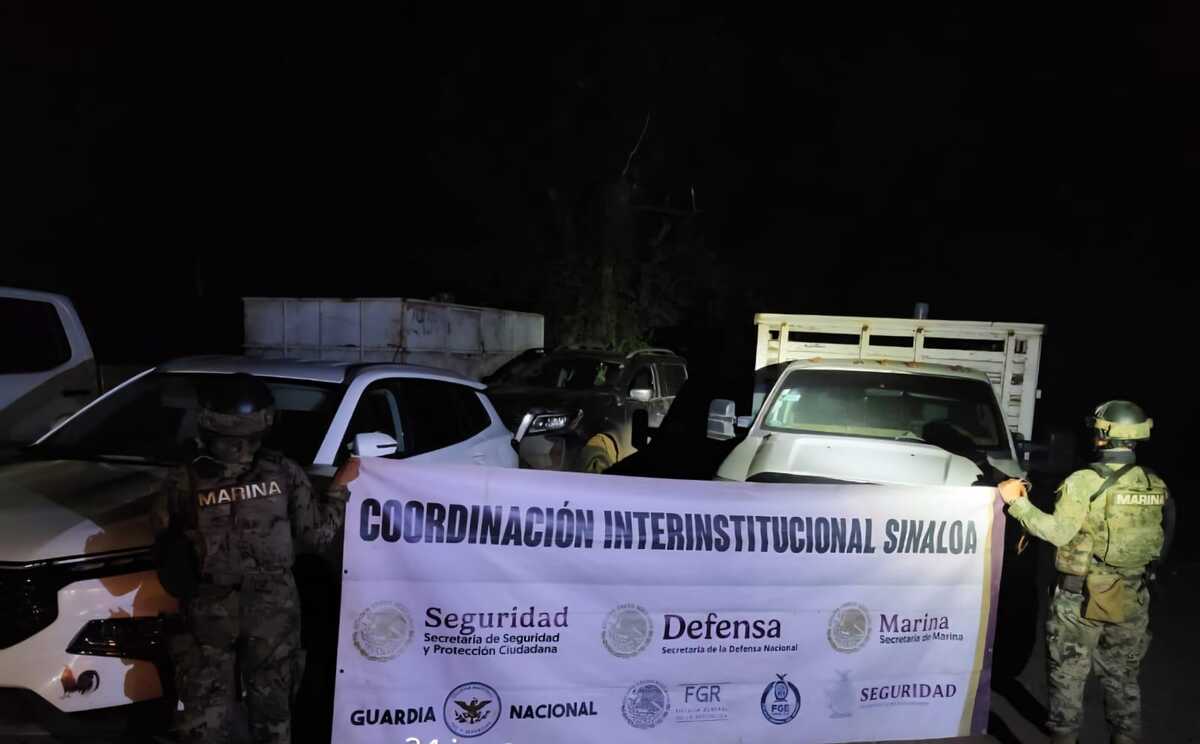 Entre lo asegurado se encuentran vehículos blindados con reporte de robo. | Foto: @sspsinaloa1