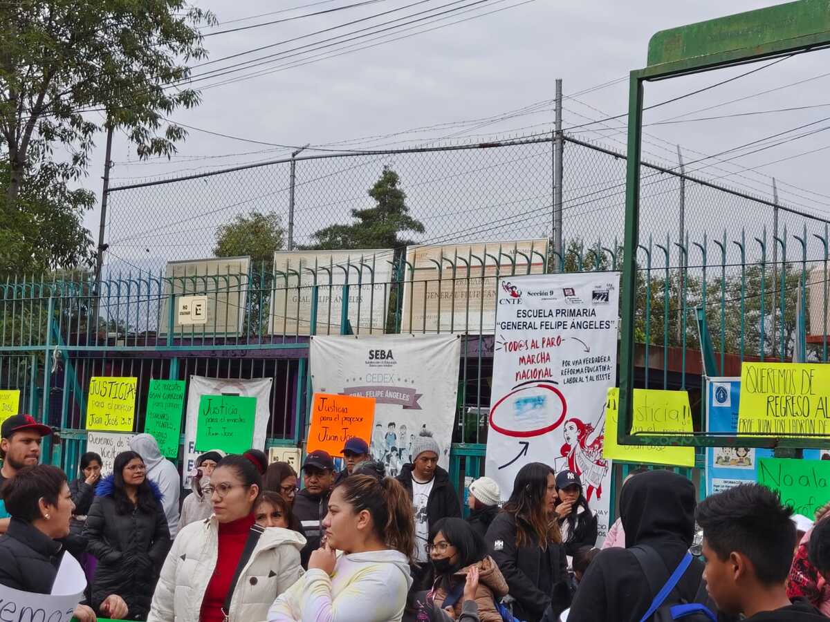 Autoridades y padres de familia acordaron establecer meas de trabajo. | Foto: Enrique Luna