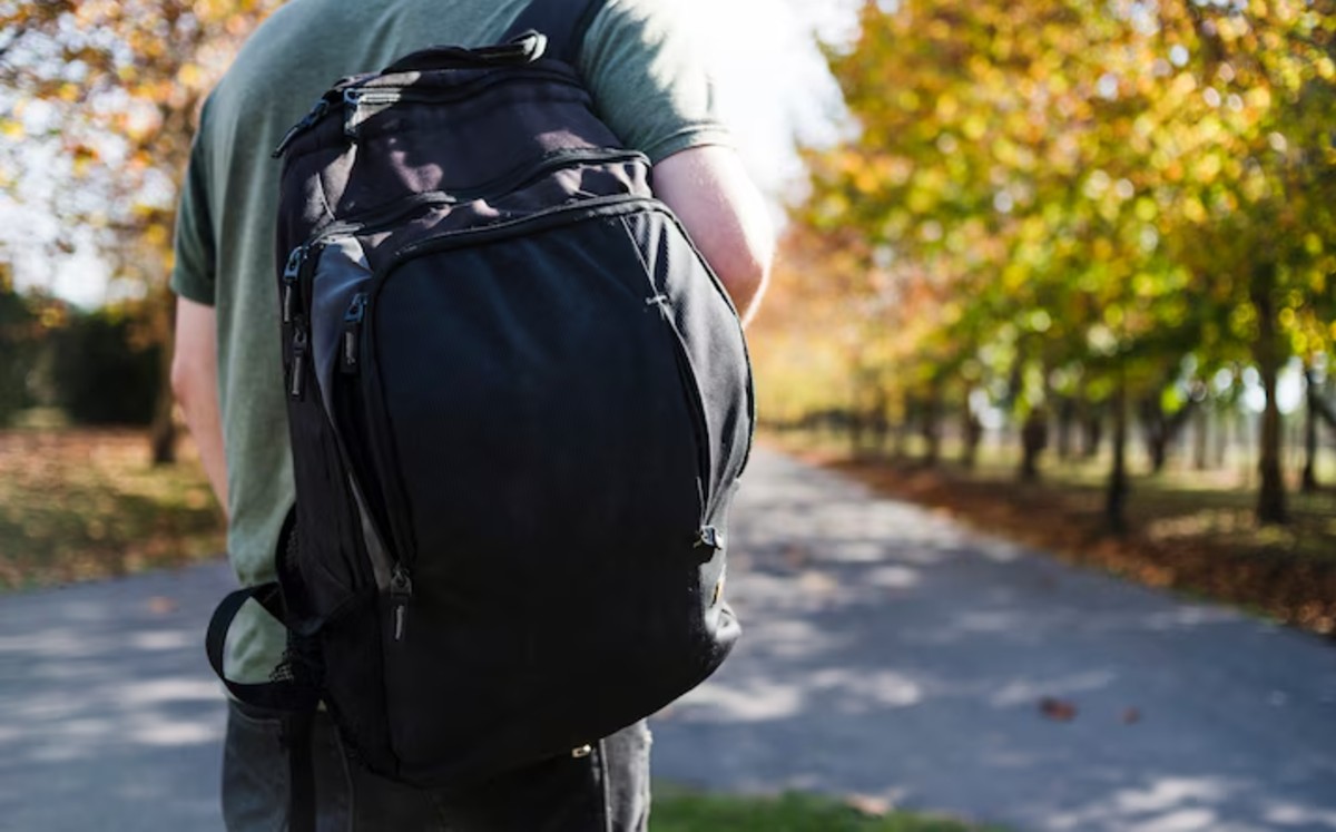 La mochila es necesaria en temporada de lluvias. | Freepik
