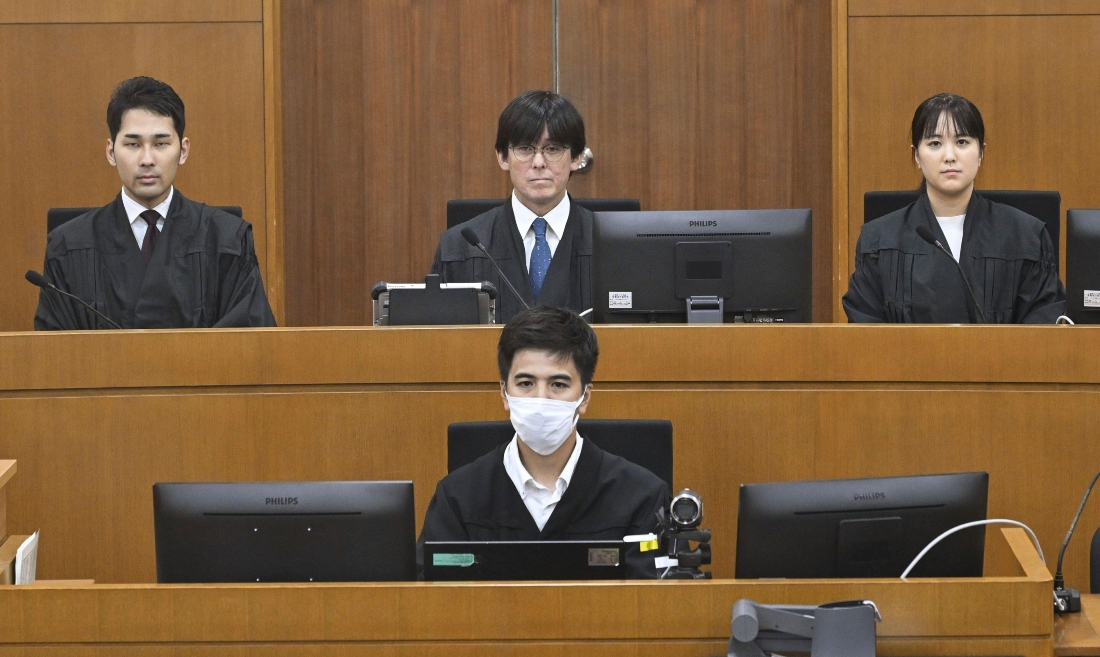 Miembros de la judicatura, como el juez Kazuhiko Obata, durante un caso de agresión sexual de un infante de Marina de Estados Unidos. |AP