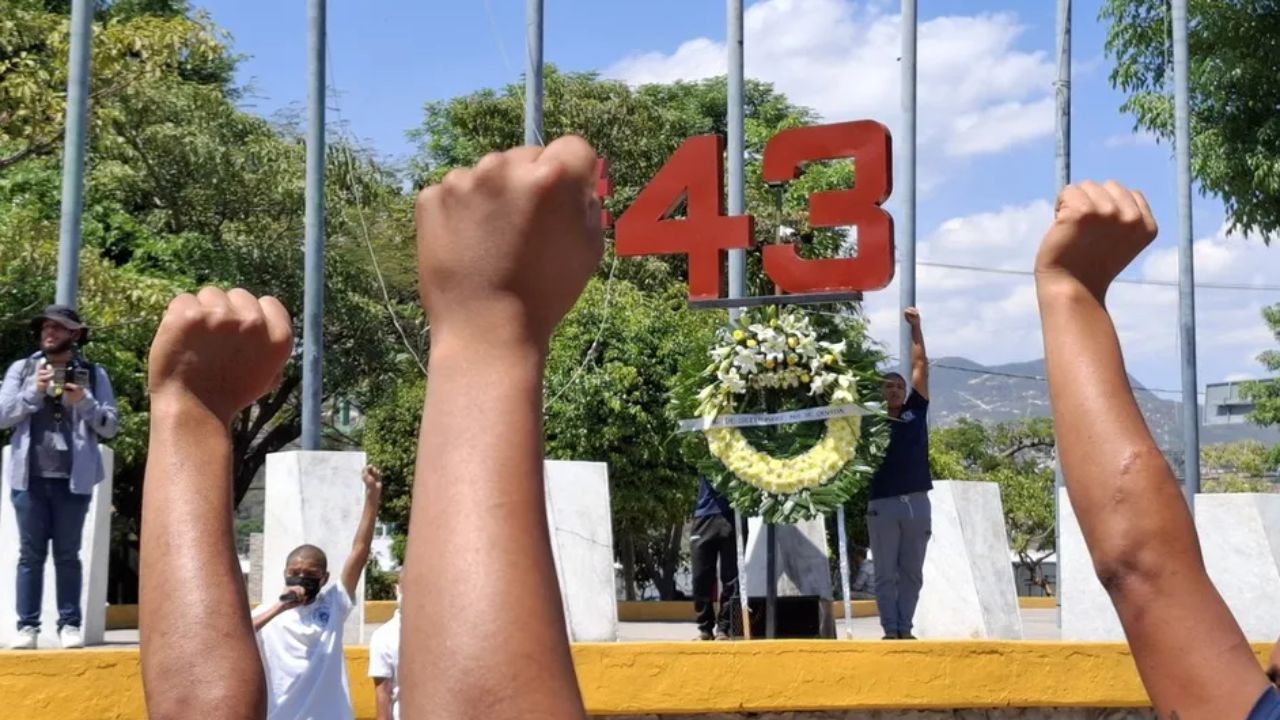 SCJN perfila ordenar a FGR hacer pública la carpeta del caso Ayotzinapa