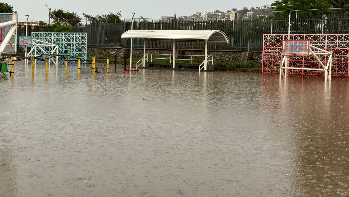 Vecinos de la colonia El Mante atestiguaron una inundación nunca antes vista (Roberto Hurtado)